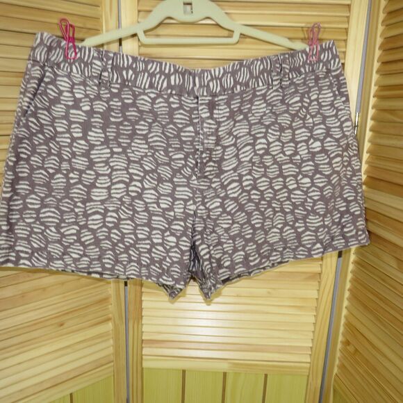 Ann Taylor Loft Brown Animal Print Linen Blend Chino Shorts -Pockets- Size 16 - Picture 3 of 6